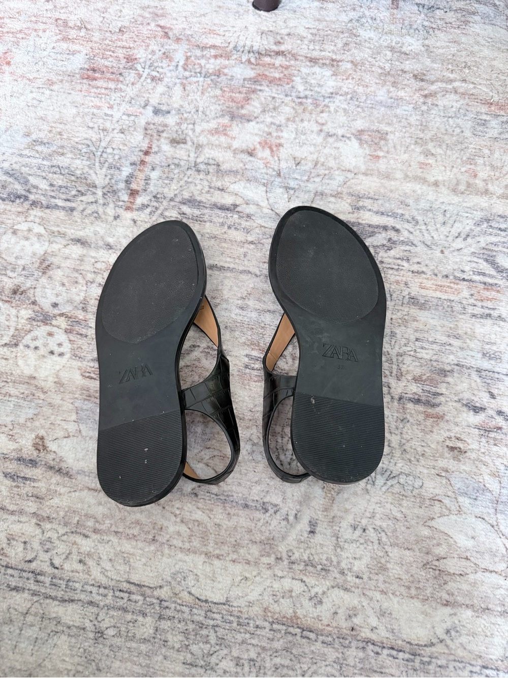 ZARA Black Croc-Embossed Thong Sandals with Gold Buckle - Picture 5 of 5